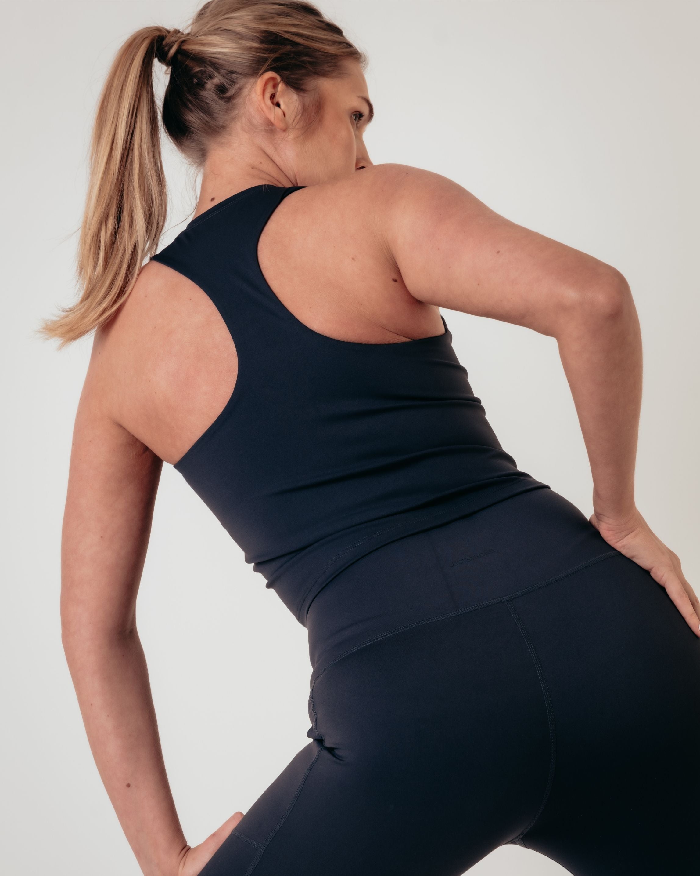 Training Crop Tank - Black